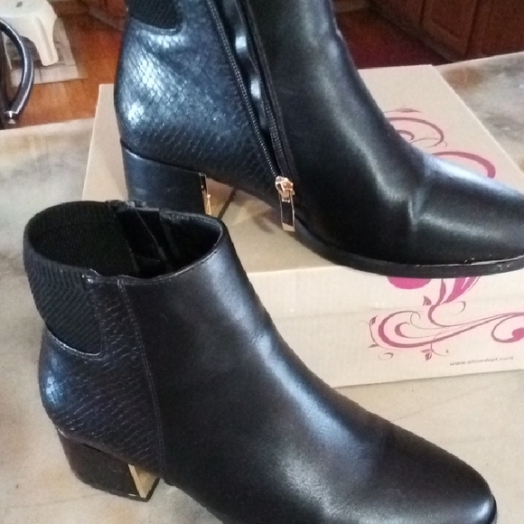 Black Ankle Boots - Picture 1 of 3